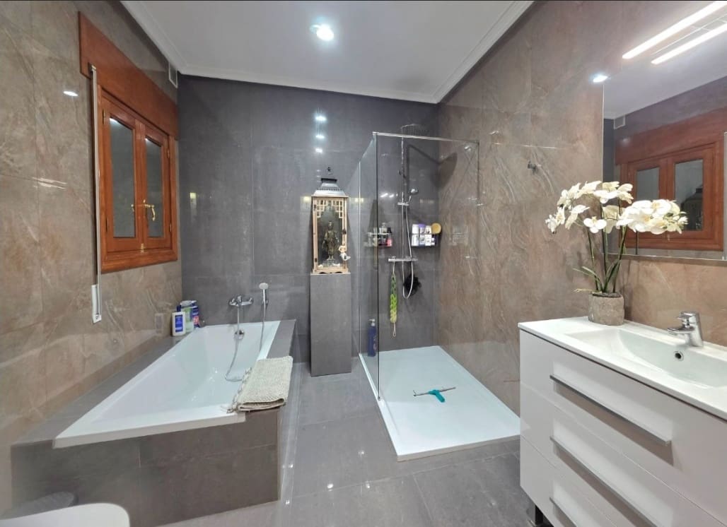 Chalet de 4 habitaciones en Antas en venta con piscina - 549.950 € (Ref: 9863654)