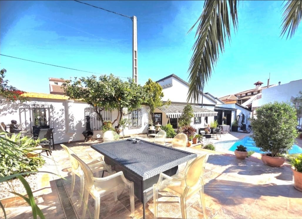 Chalet de 4 habitaciones en Antas en venta con piscina - 549.950 € (Ref: 9863654)