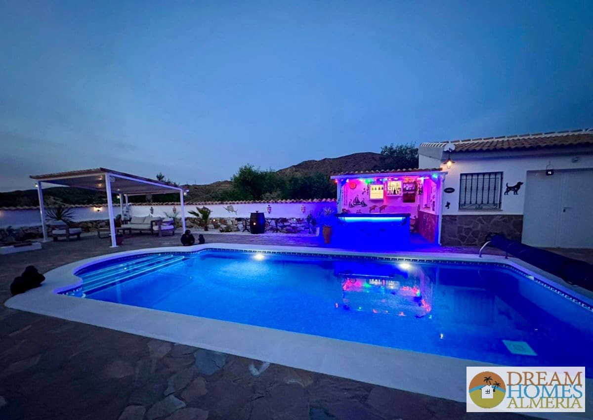 3 Zimmer Villa zu verkaufen in Arboleas mit Pool - 340.000 € (Ref: 9872424)