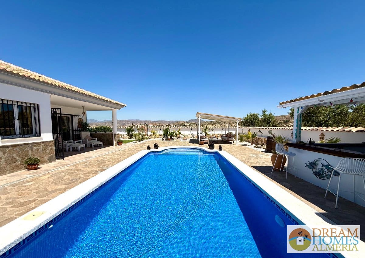 3 Zimmer Villa zu verkaufen in Arboleas mit Pool - 340.000 € (Ref: 9872424)