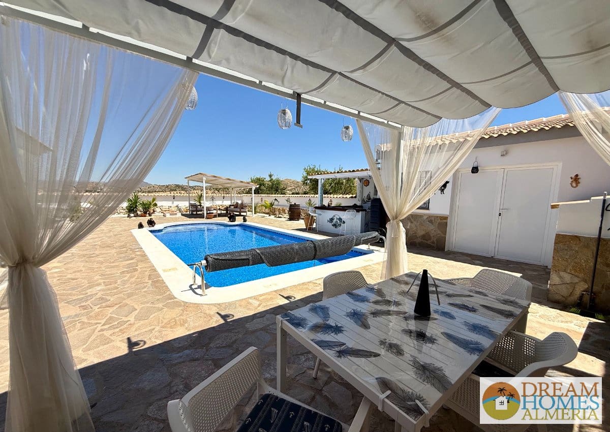3 Zimmer Villa zu verkaufen in Arboleas mit Pool - 340.000 € (Ref: 9872424)