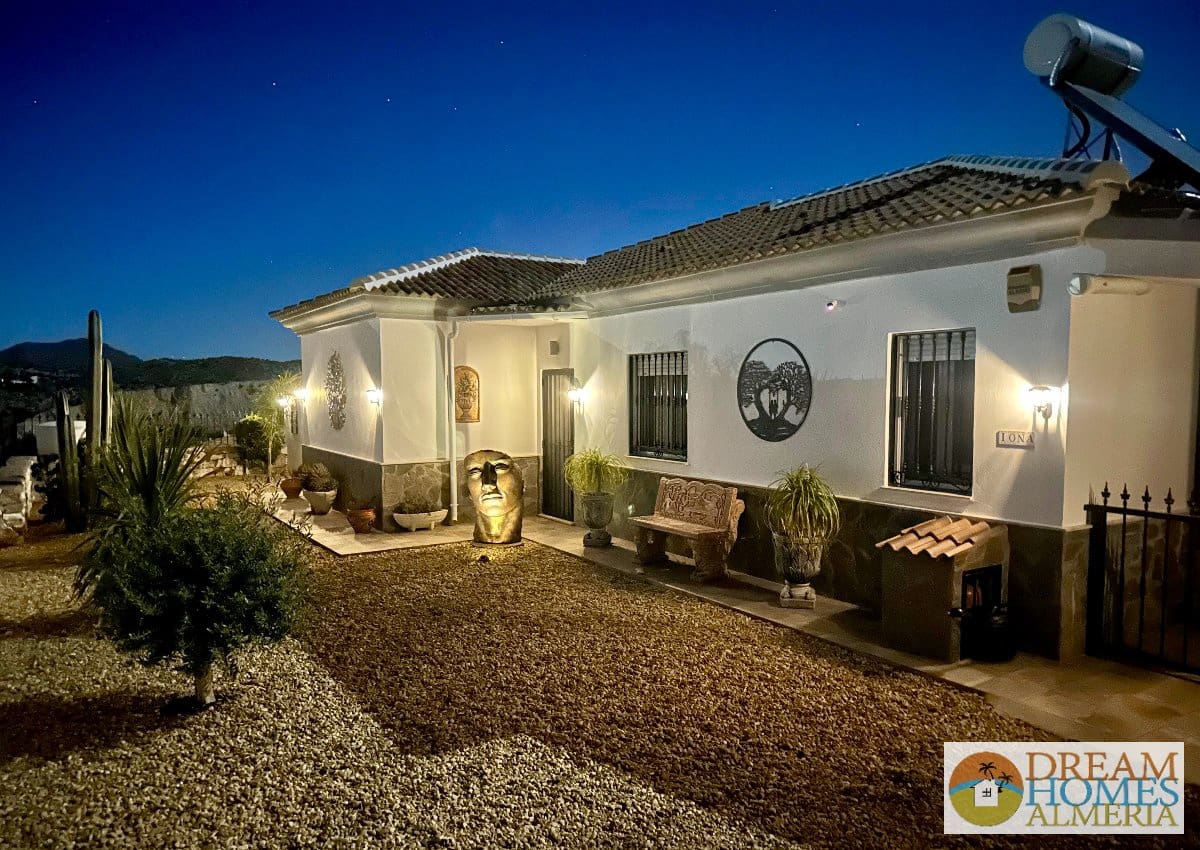 3 Zimmer Villa zu verkaufen in Arboleas mit Pool - 340.000 € (Ref: 9872424)