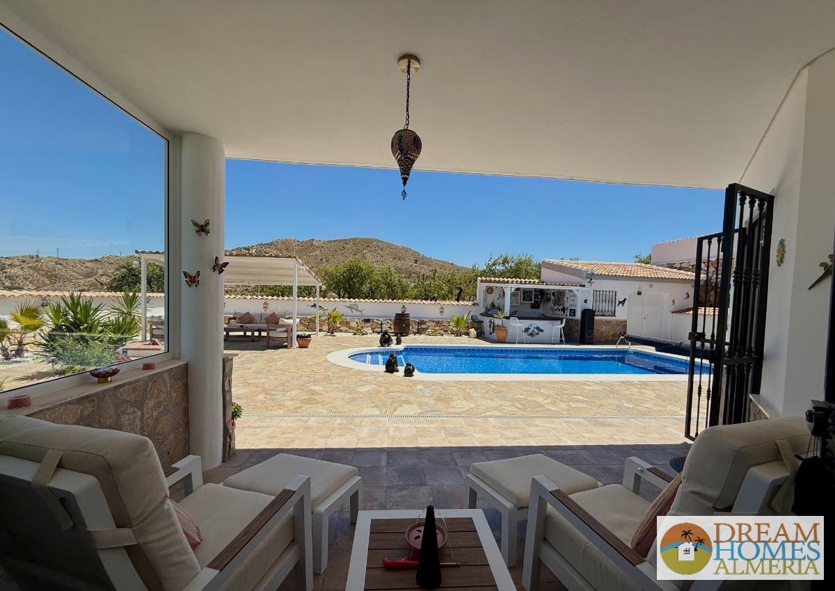 3 Zimmer Villa zu verkaufen in Arboleas mit Pool - 340.000 € (Ref: 9872424)