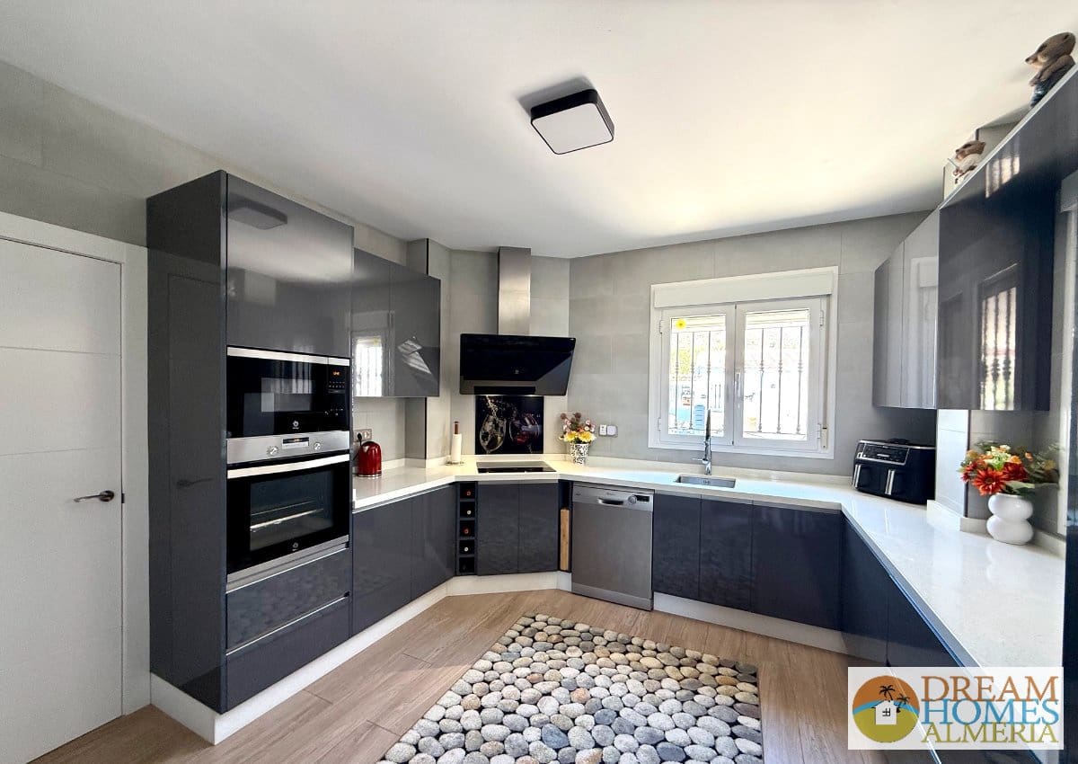 3 Zimmer Villa zu verkaufen in Arboleas mit Pool - 340.000 € (Ref: 9872424)