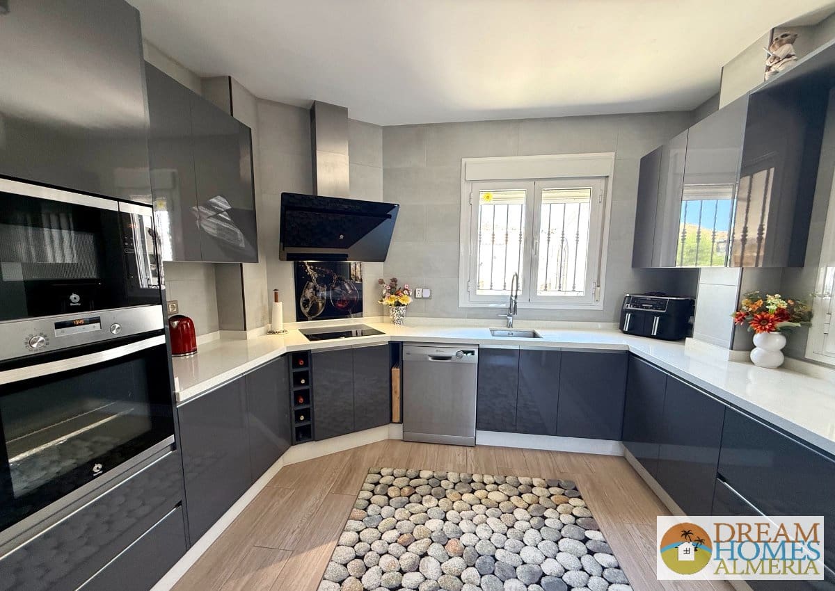 3 Zimmer Villa zu verkaufen in Arboleas mit Pool - 340.000 € (Ref: 9872424)