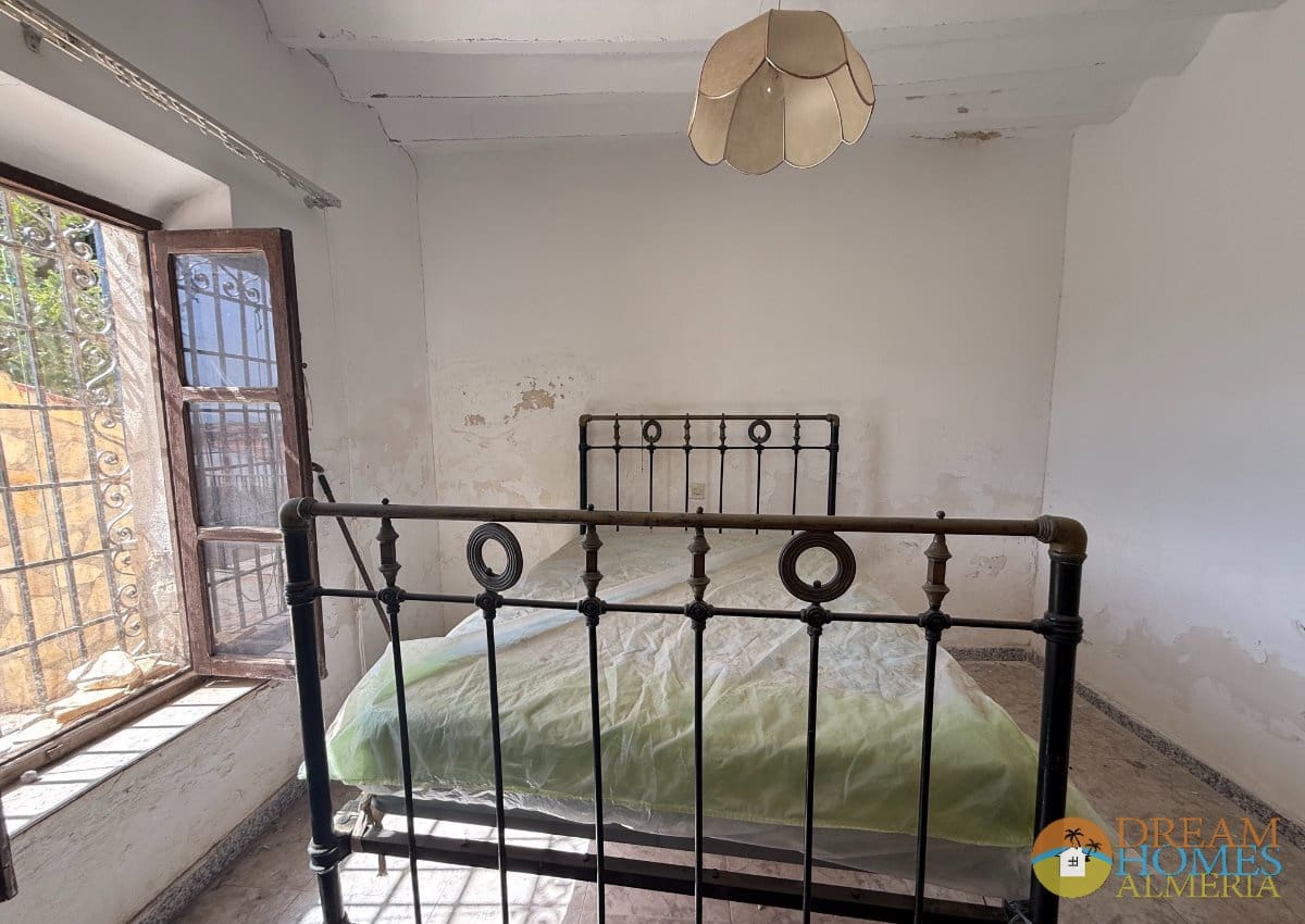 7 bedroom Townhouse for sale in Arboleas - € 110,000 (Ref: 9932411)