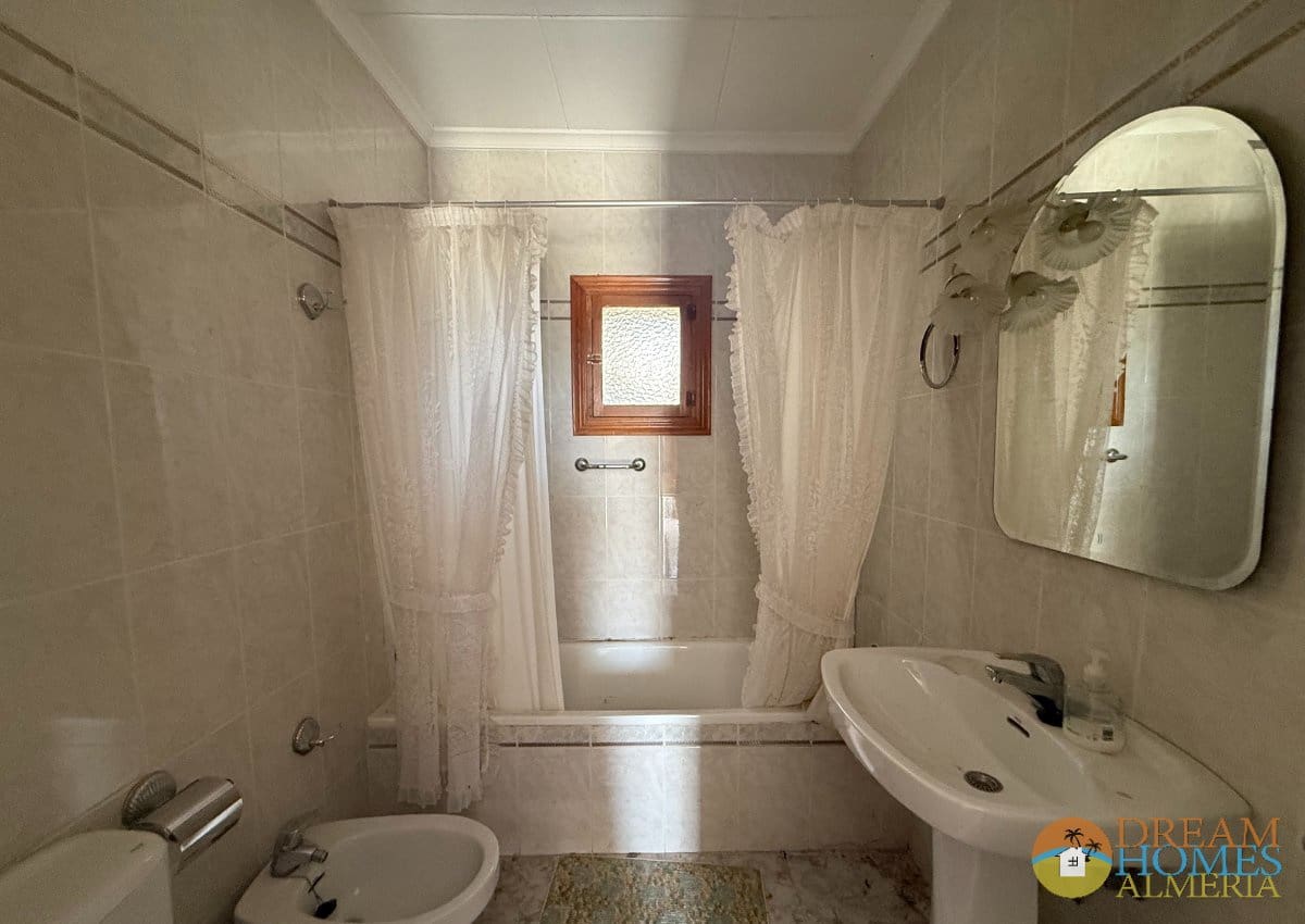 7 bedroom Townhouse for sale in Arboleas - € 110,000 (Ref: 9932411)