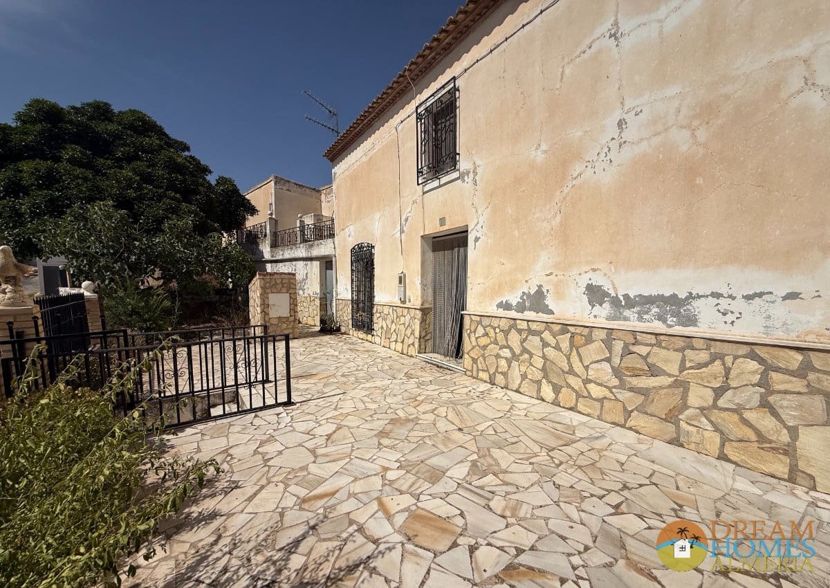 7 bedroom Townhouse for sale in Arboleas - € 110,000 (Ref: 9932411)