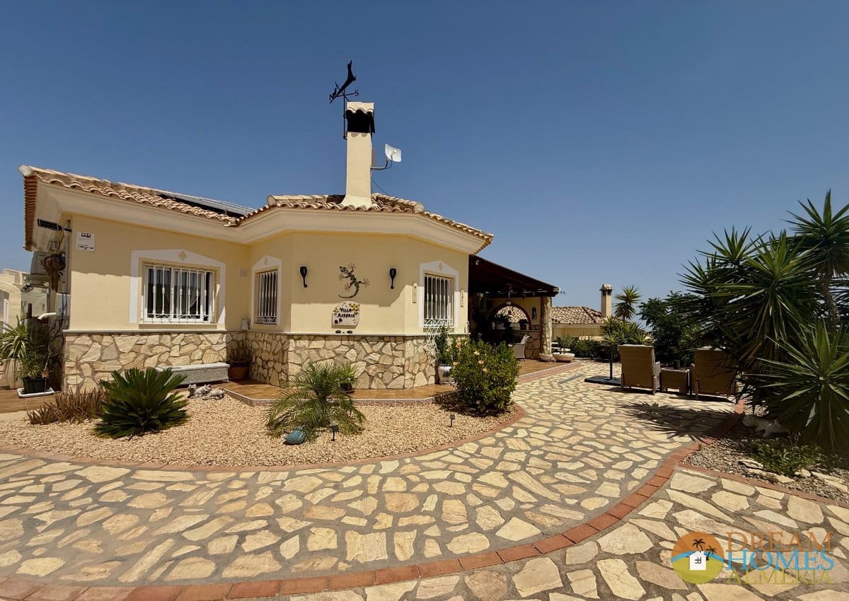 3 soveværelse Villa til salg i Arboleas med swimmingpool - € 295.000 (Ref: 9935388)