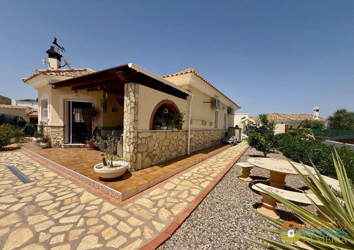3 soveværelse Villa til salg i Arboleas med swimmingpool - € 295.000 (Ref: 9935388)