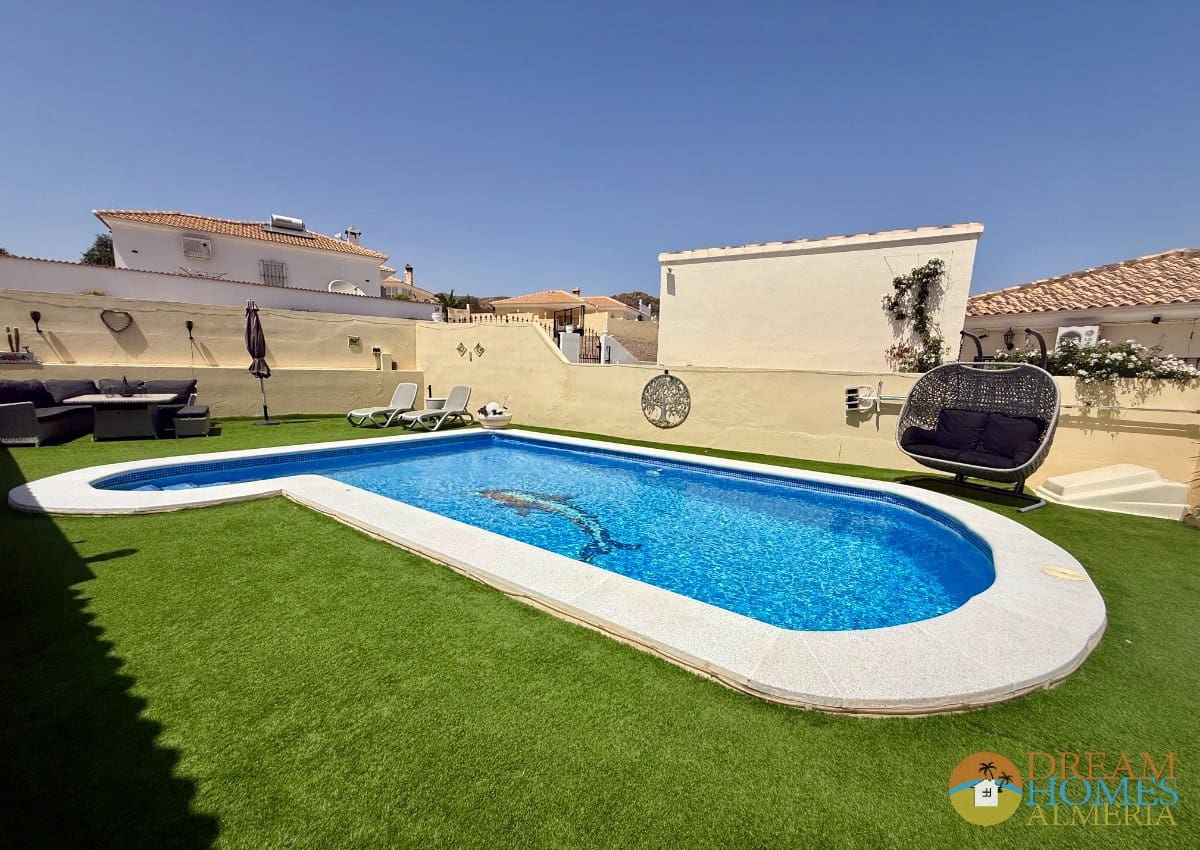 3 soveværelse Villa til salg i Arboleas med swimmingpool - € 295.000 (Ref: 9935388)