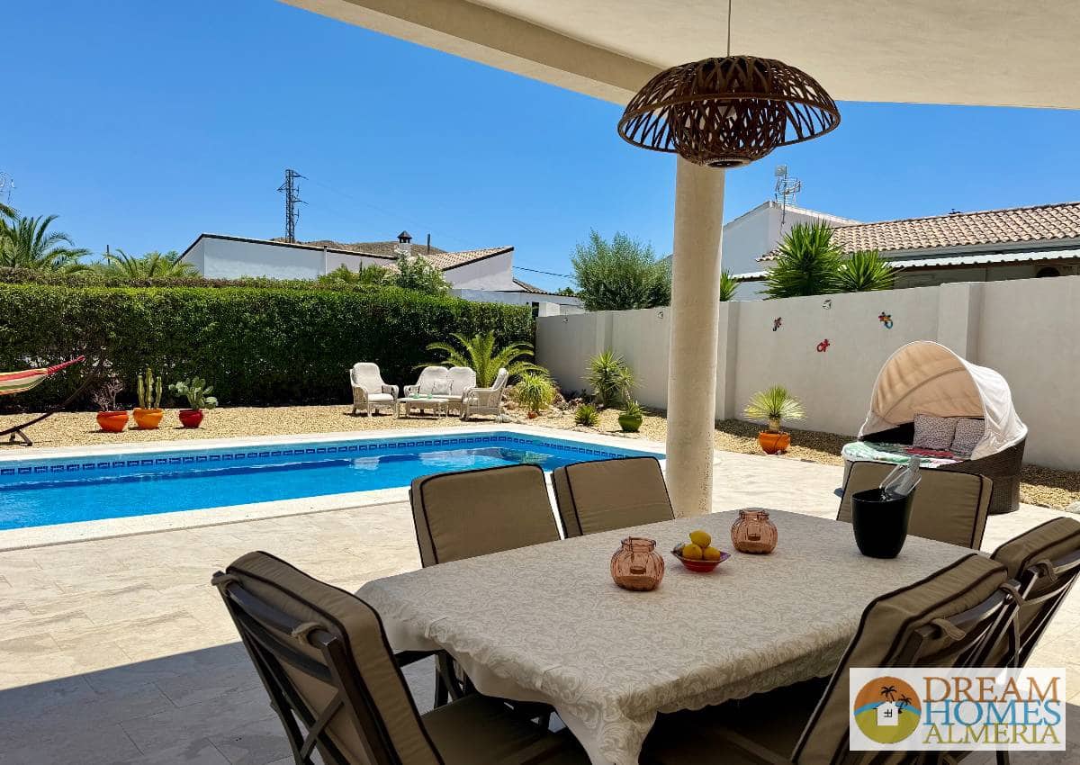 2 soveværelse Villa til salg i Arboleas med swimmingpool - € 265.000 (Ref: 9943886)