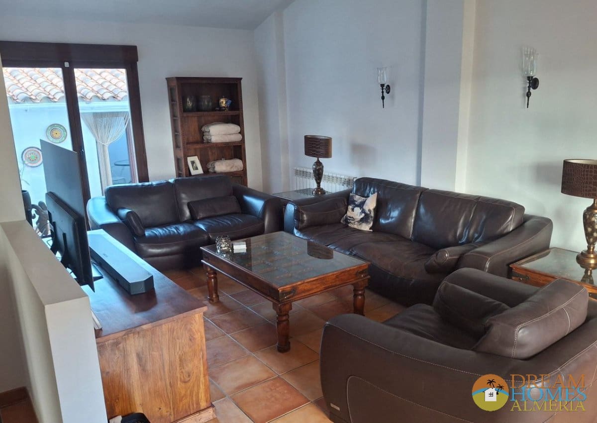 6 bedroom Finca/Country House for sale in Alcala la Real with pool - € 375,000 (Ref: 9974388)