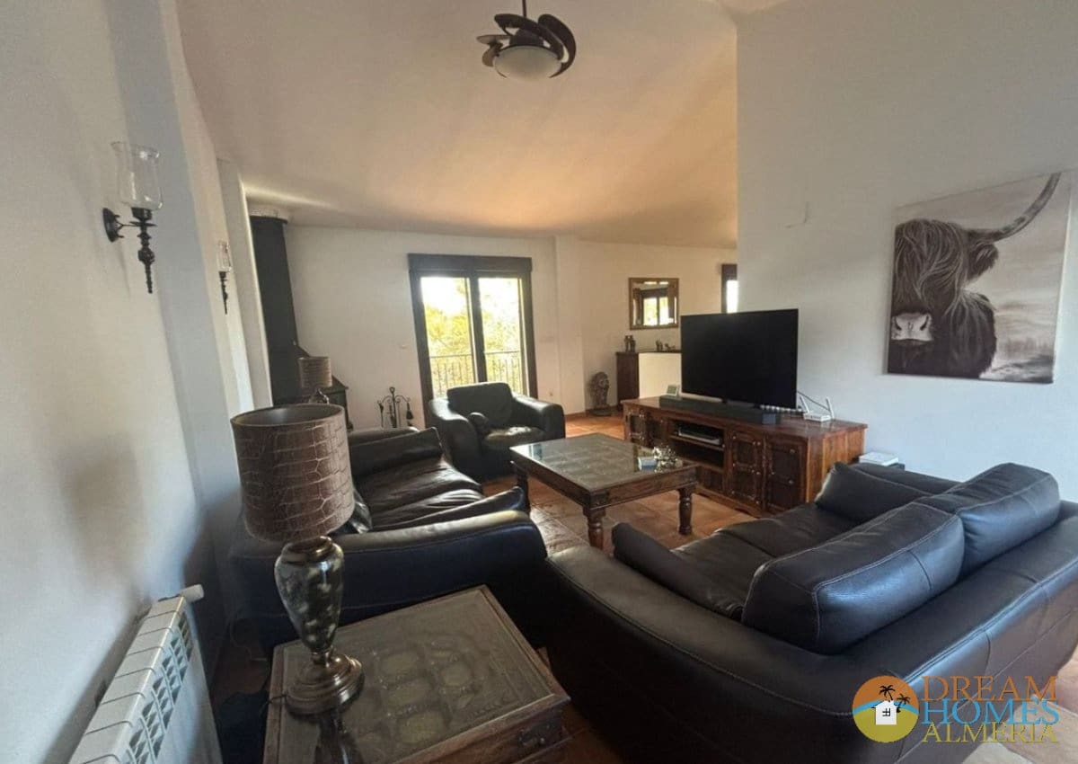 6 bedroom Finca/Country House for sale in Alcala la Real with pool - € 375,000 (Ref: 9974388)