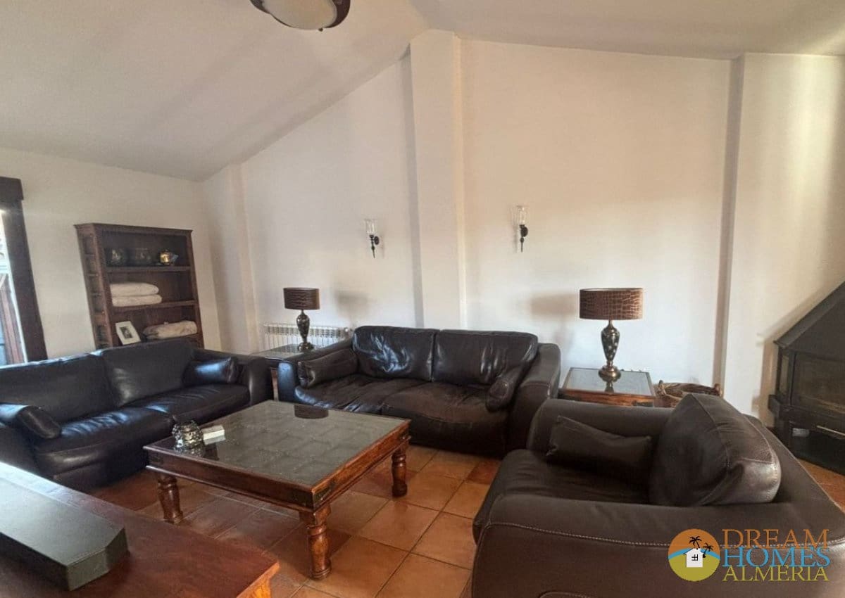 6 bedroom Finca/Country House for sale in Alcala la Real with pool - € 375,000 (Ref: 9974388)