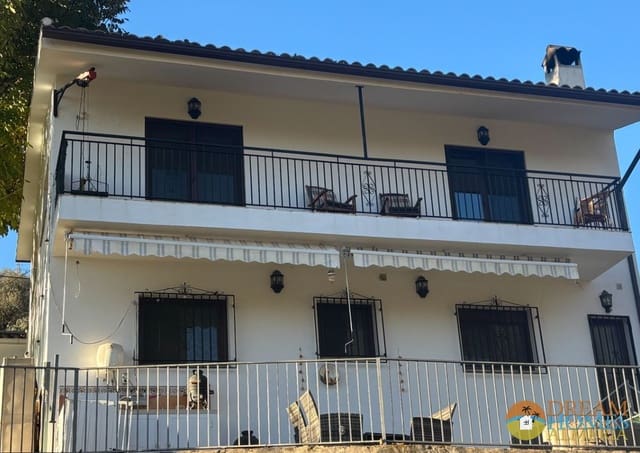 6 soveværelse Finca/Landehus til salg i Alcalá la Real med swimmingpool - € 375.000 (Ref: 9974388)