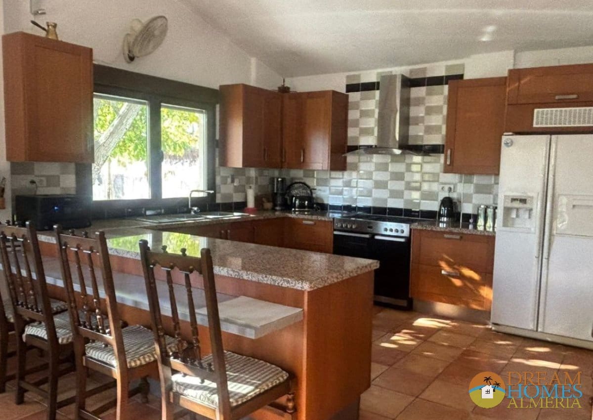 6 bedroom Finca/Country House for sale in Alcala la Real with pool - € 375,000 (Ref: 9974388)