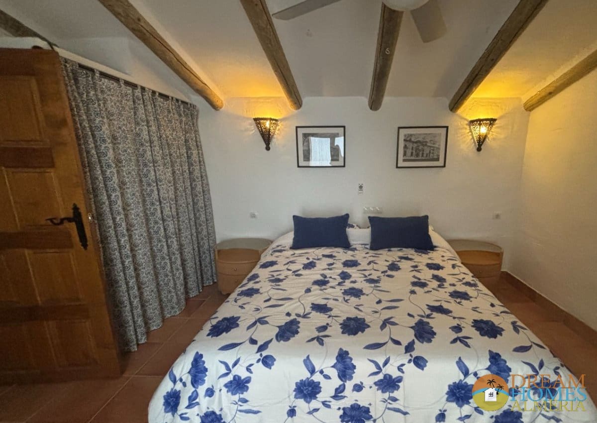 6 bedroom Finca/Country House for sale in Alcala la Real with pool - € 375,000 (Ref: 9974388)