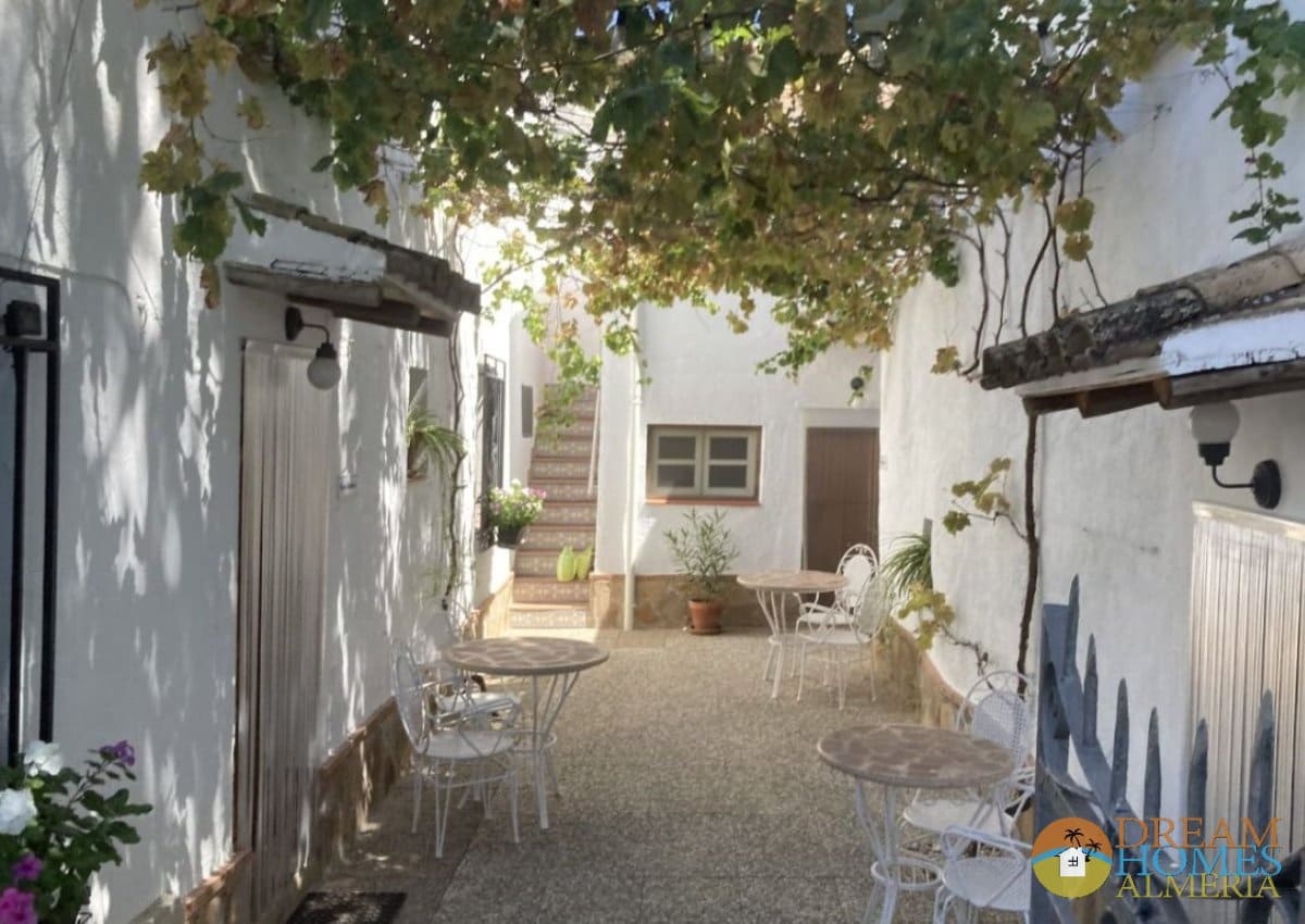 6 bedroom Finca/Country House for sale in Alcala la Real with pool - € 375,000 (Ref: 9974388)