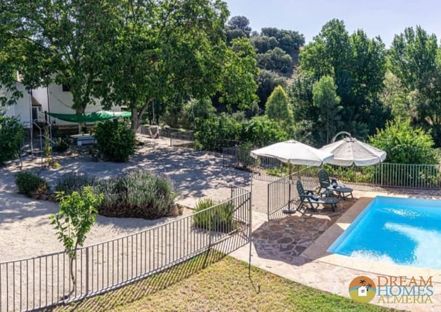 6 soveværelse Finca/Landehus til salg i Alcalá la Real med swimmingpool - € 375.000 (Ref: 9974388)