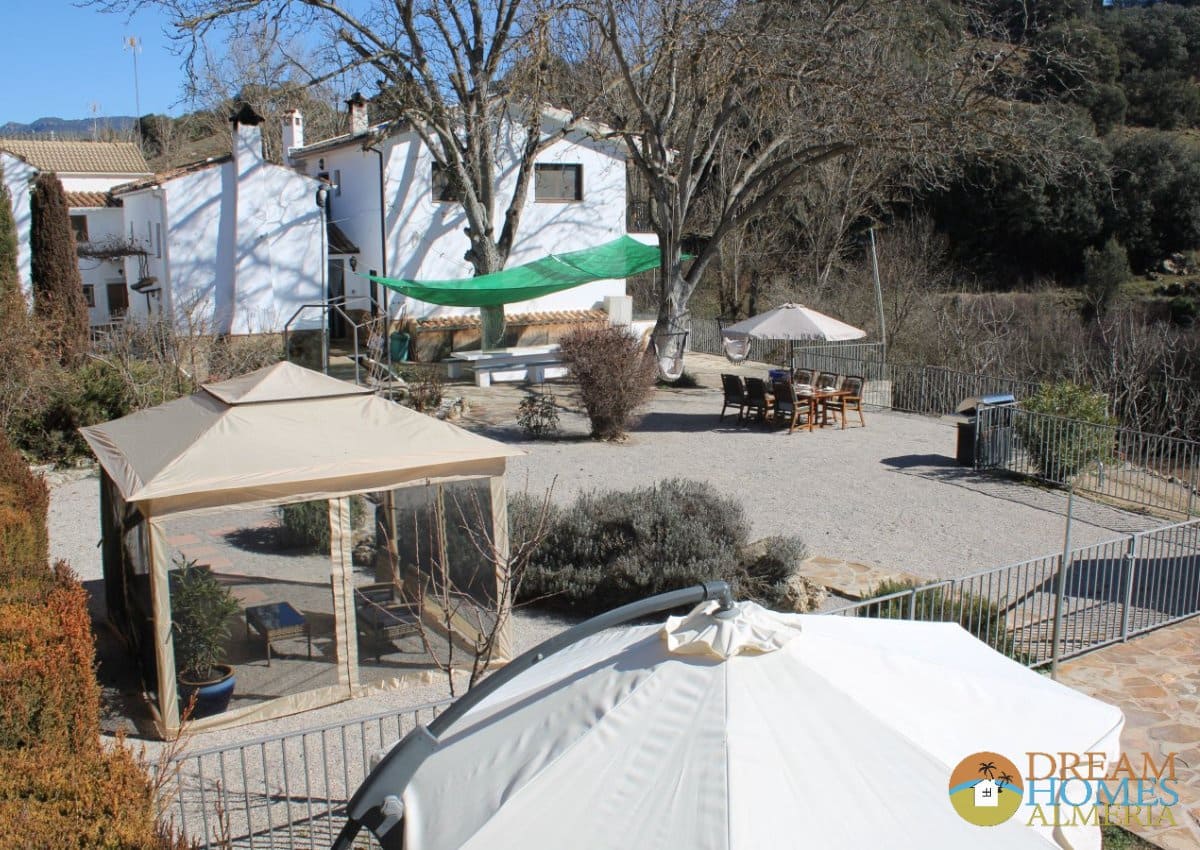 6 bedroom Finca/Country House for sale in Alcala la Real with pool - € 375,000 (Ref: 9974388)