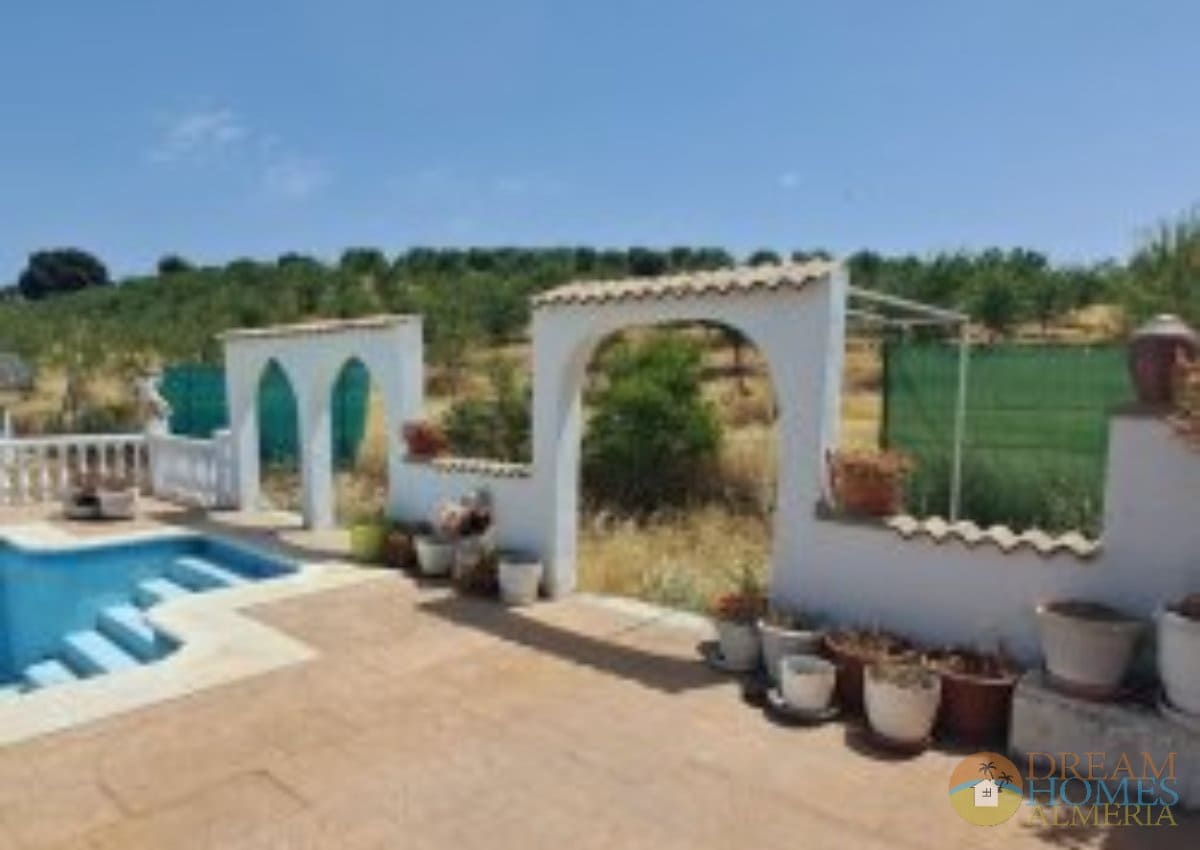 2 sypialnia Finka/Dom wiejski na sprzedaż w Alcala la Real z basenem - 243 000 € (Ref: 9999917)