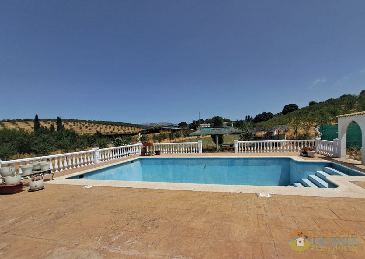 2 sypialnia Finka/Dom wiejski na sprzedaż w Alcala la Real z basenem - 243 000 € (Ref: 9999917)