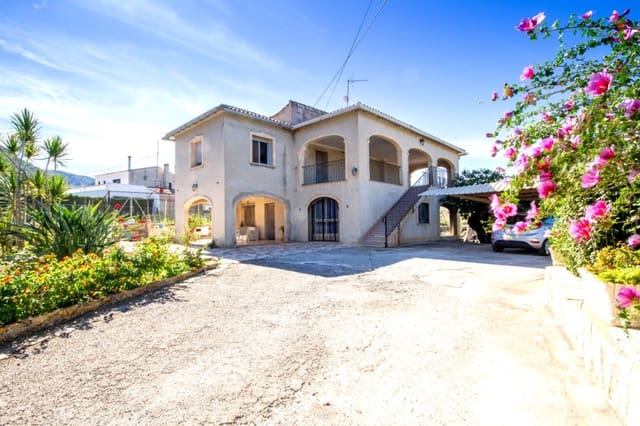 3 soveværelse Finca/Landehus til salg i Pedreguer med garage - € 390.000 (Ref: 8627550)