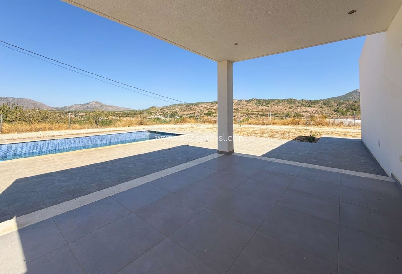 3 Zimmer Villa zu verkaufen in Macisvenda mit Pool Garage - 375.000 € (Ref: 10005922)