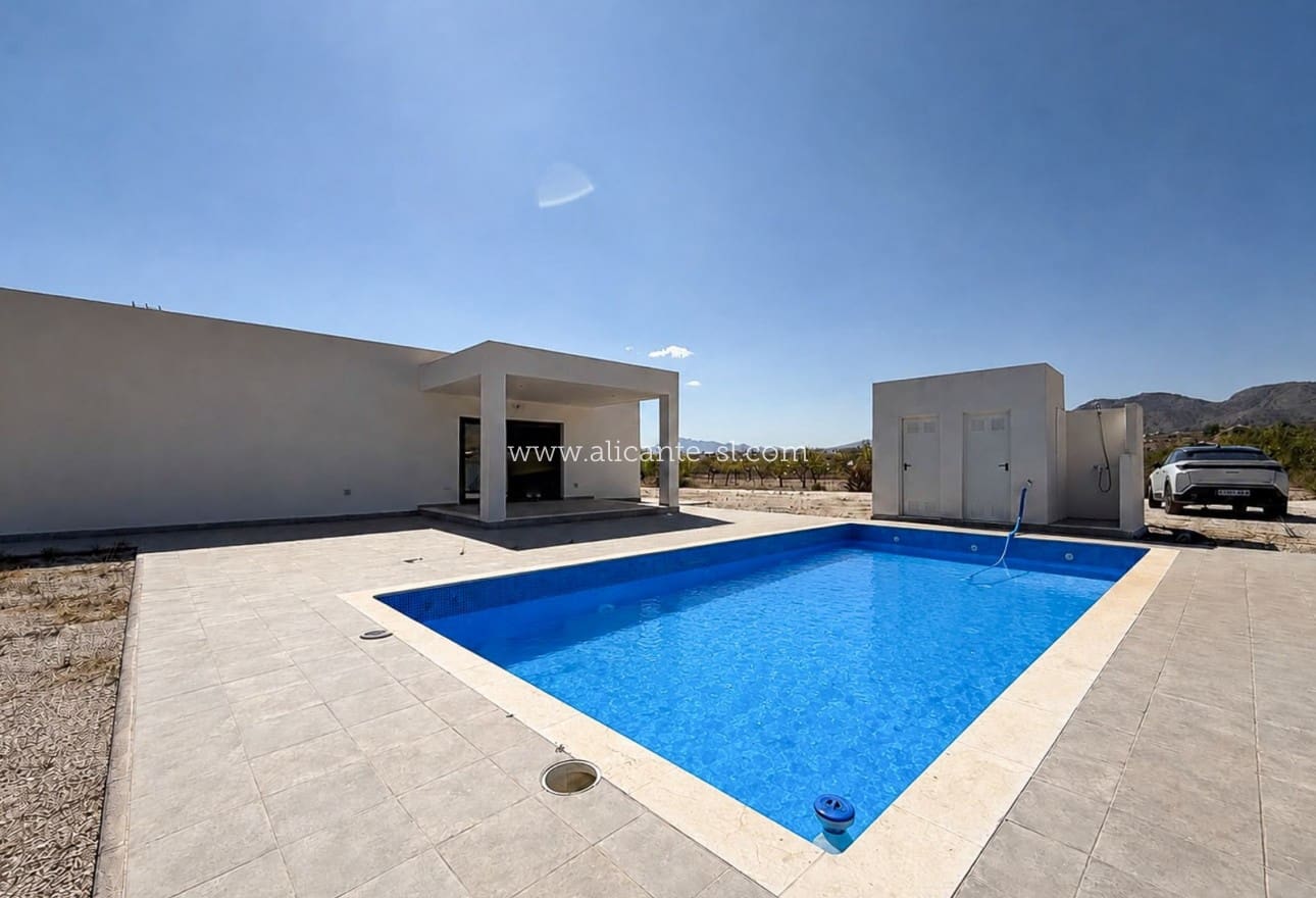 3 Zimmer Villa zu verkaufen in Macisvenda mit Pool Garage - 375.000 € (Ref: 10005922)