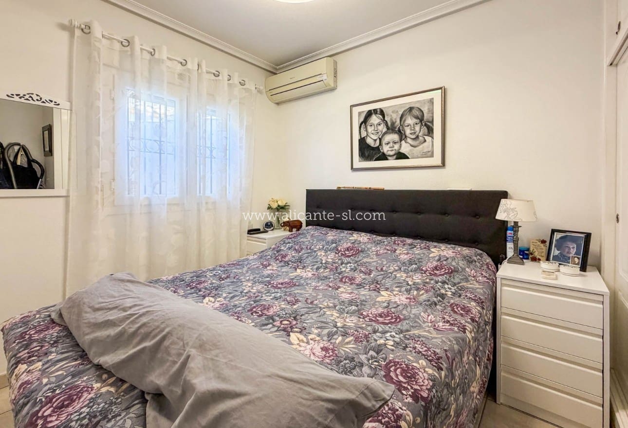 2 chambre Villa/Maison à vendre à Los Altos avec piscine garage - 249 000 € (Ref: 10024954)