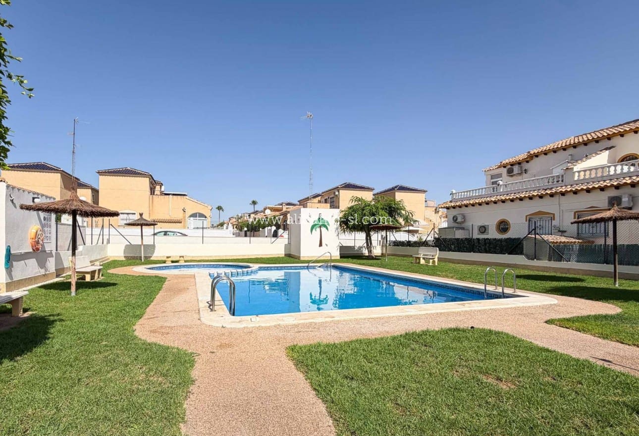 2 chambre Villa/Maison à vendre à Los Altos avec piscine garage - 249 000 € (Ref: 10024954)