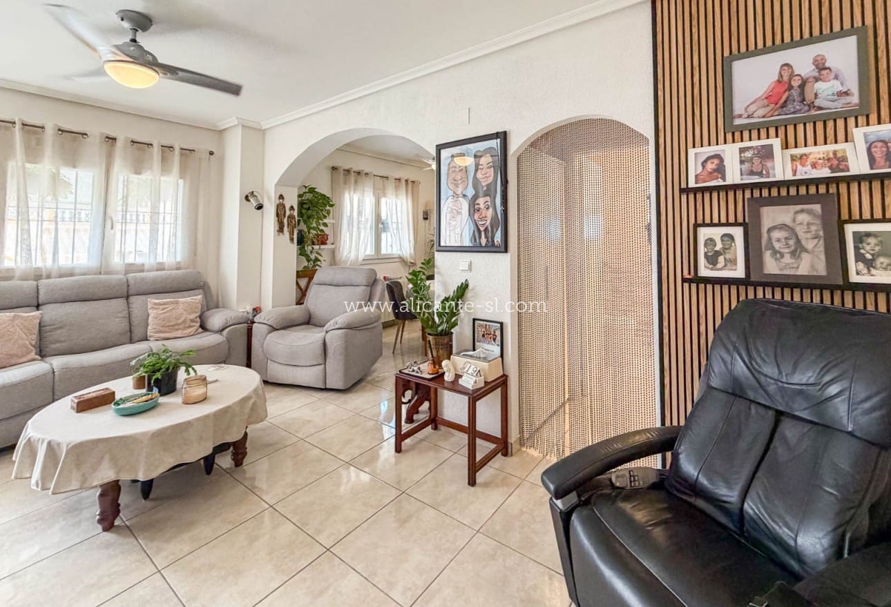 2 chambre Villa/Maison à vendre à Los Altos avec piscine garage - 249 000 € (Ref: 10024954)