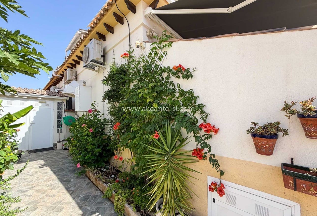 2 chambre Villa/Maison à vendre à Los Altos avec piscine garage - 249 000 € (Ref: 10024954)