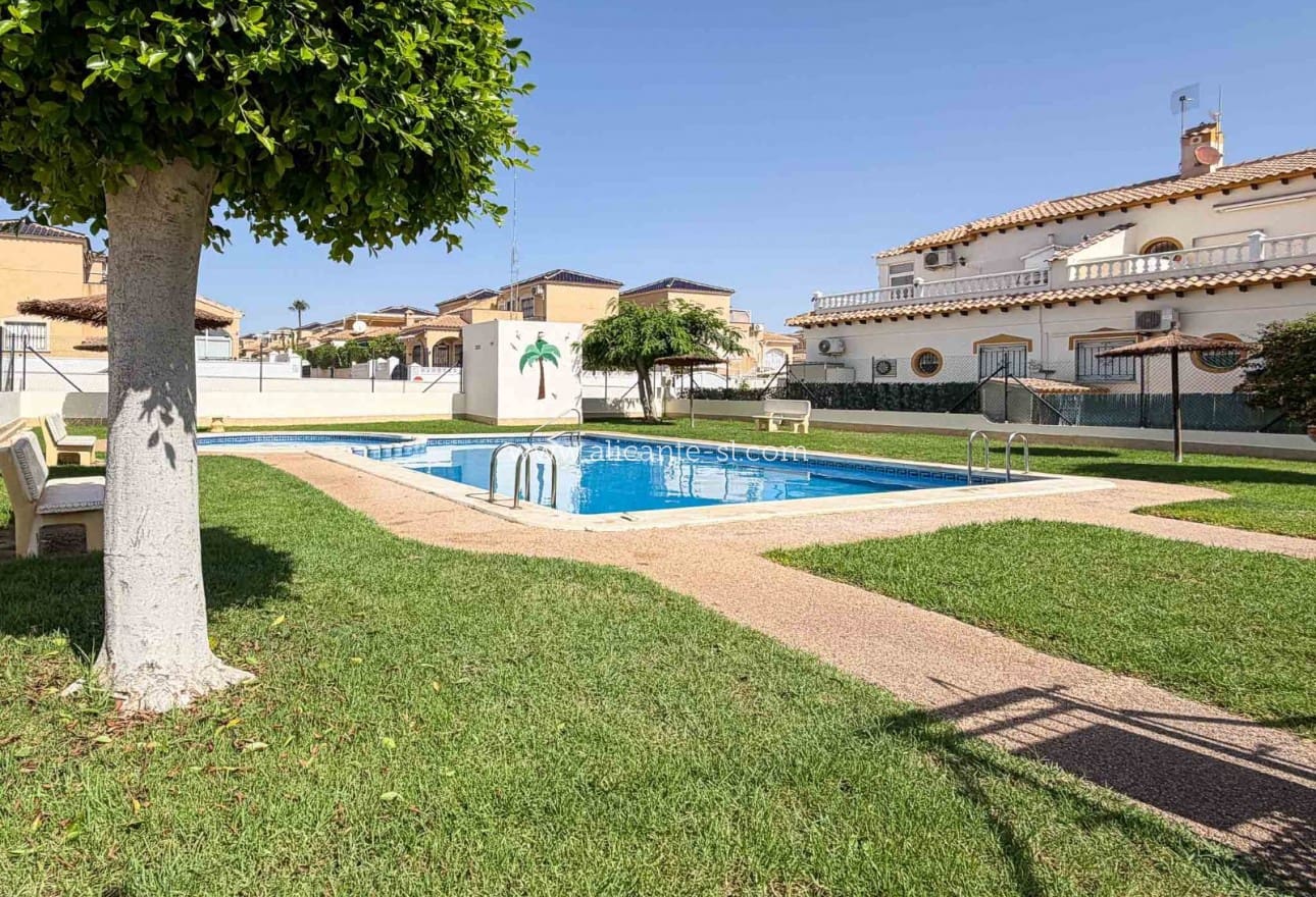 2 chambre Villa/Maison à vendre à Los Altos avec piscine garage - 249 000 € (Ref: 10024954)