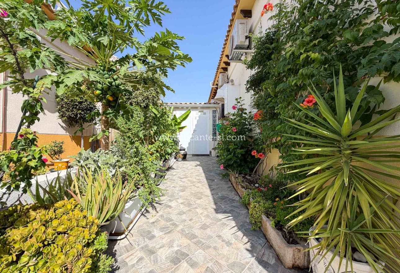 2 chambre Villa/Maison à vendre à Los Altos avec piscine garage - 249 000 € (Ref: 10024954)