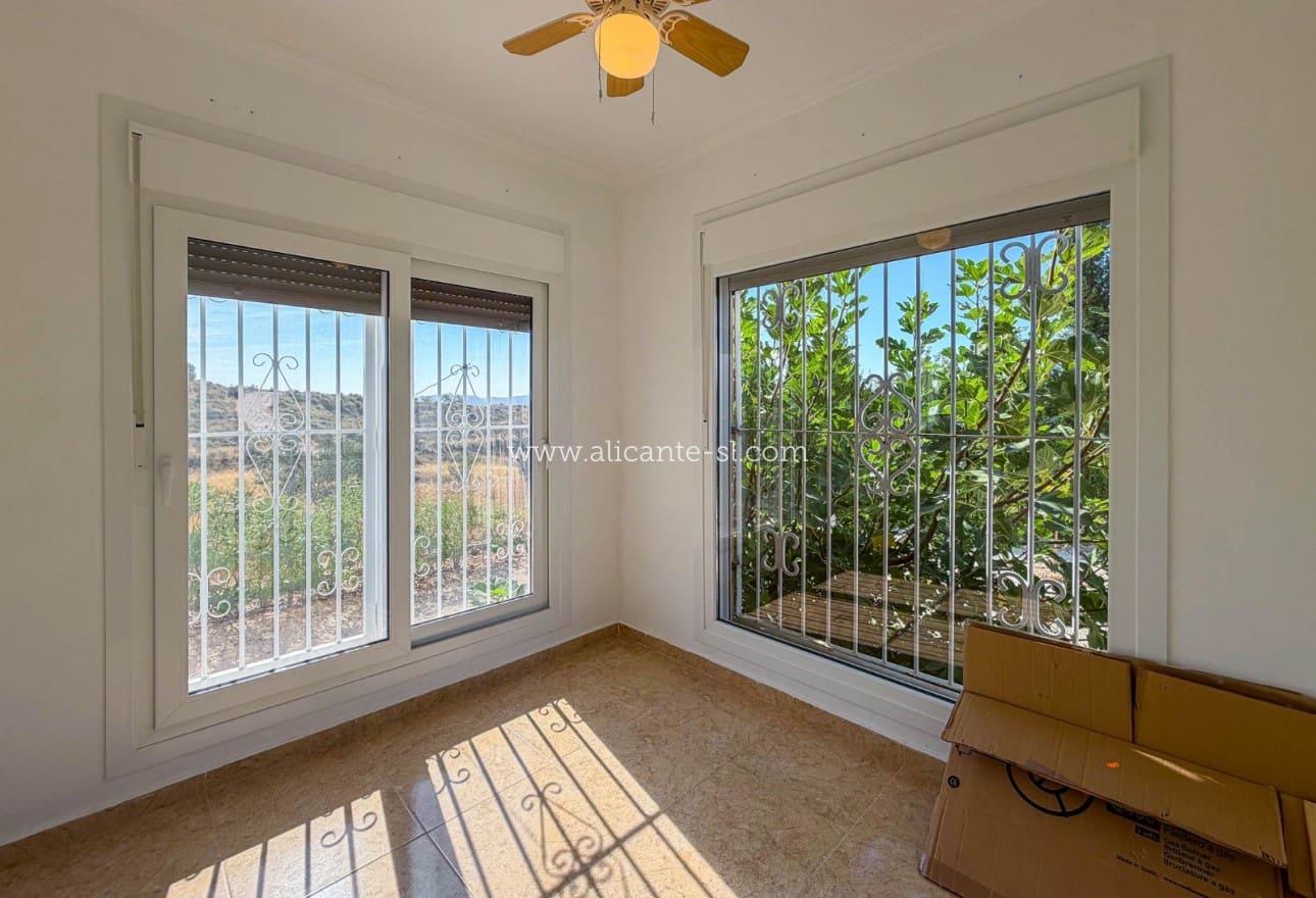3 quarto Moradia para venda em Macisvenda com piscina garagem - 349 950 € (Ref: 10029687)