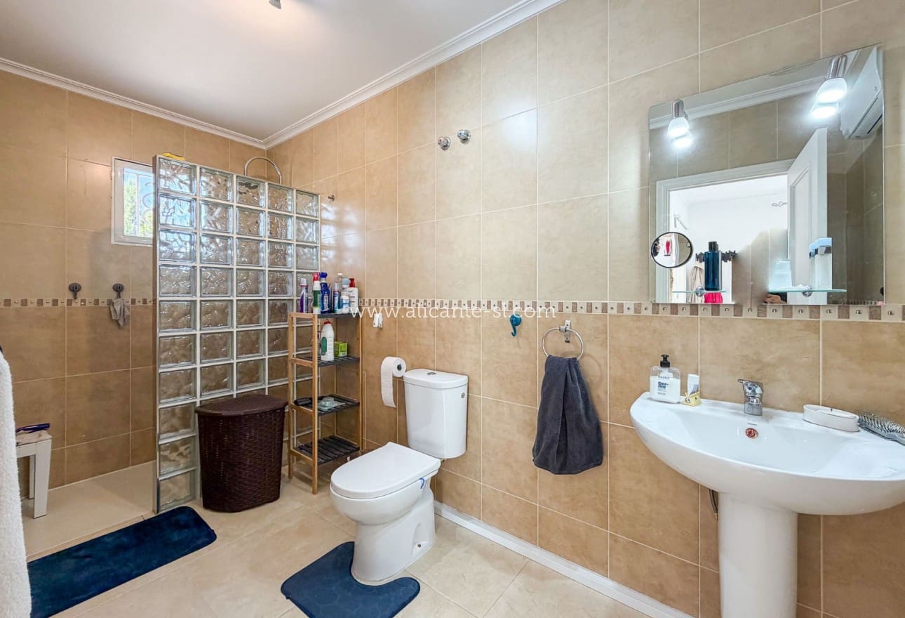 3 quarto Moradia para venda em Macisvenda com piscina garagem - 349 950 € (Ref: 10029687)