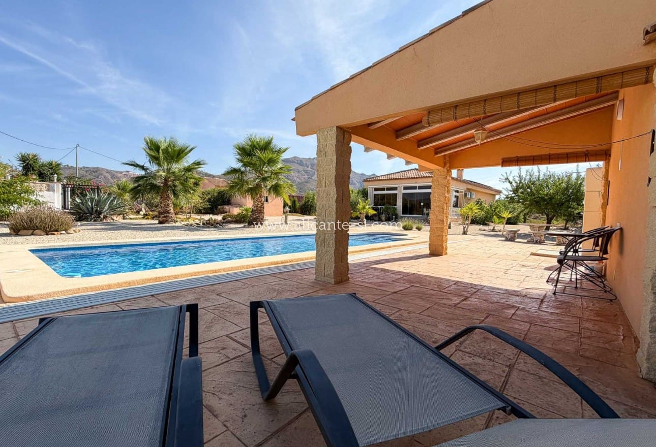 3 quarto Moradia para venda em Macisvenda com piscina garagem - 349 950 € (Ref: 10029687)