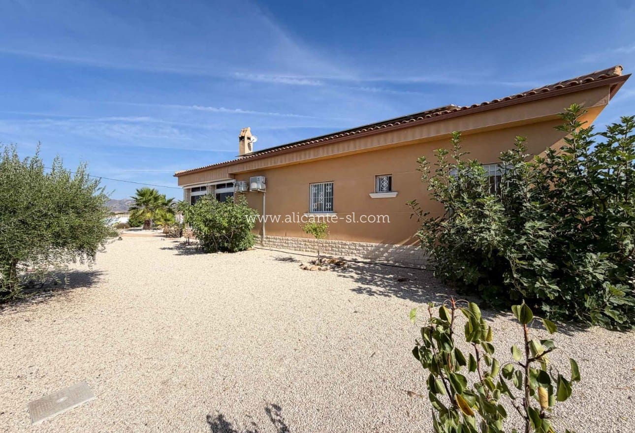 3 quarto Moradia para venda em Macisvenda com piscina garagem - 349 950 € (Ref: 10029687)