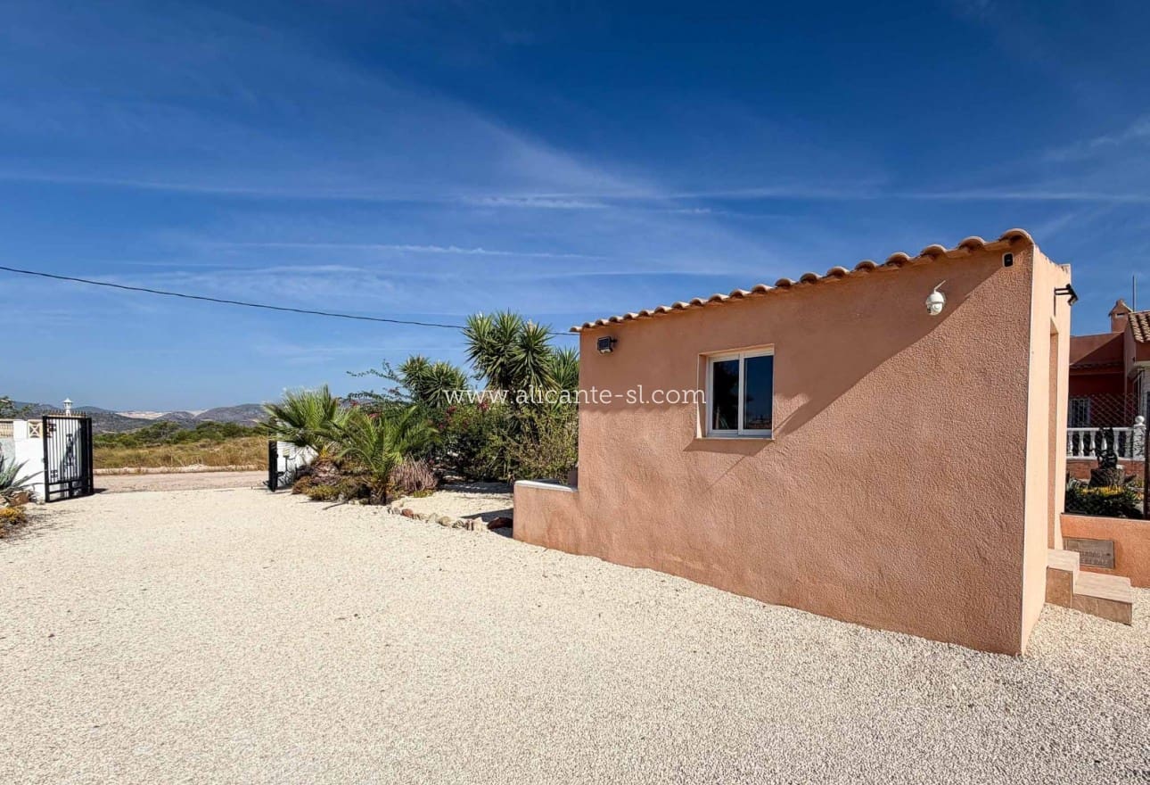3 quarto Moradia para venda em Macisvenda com piscina garagem - 349 950 € (Ref: 10029687)