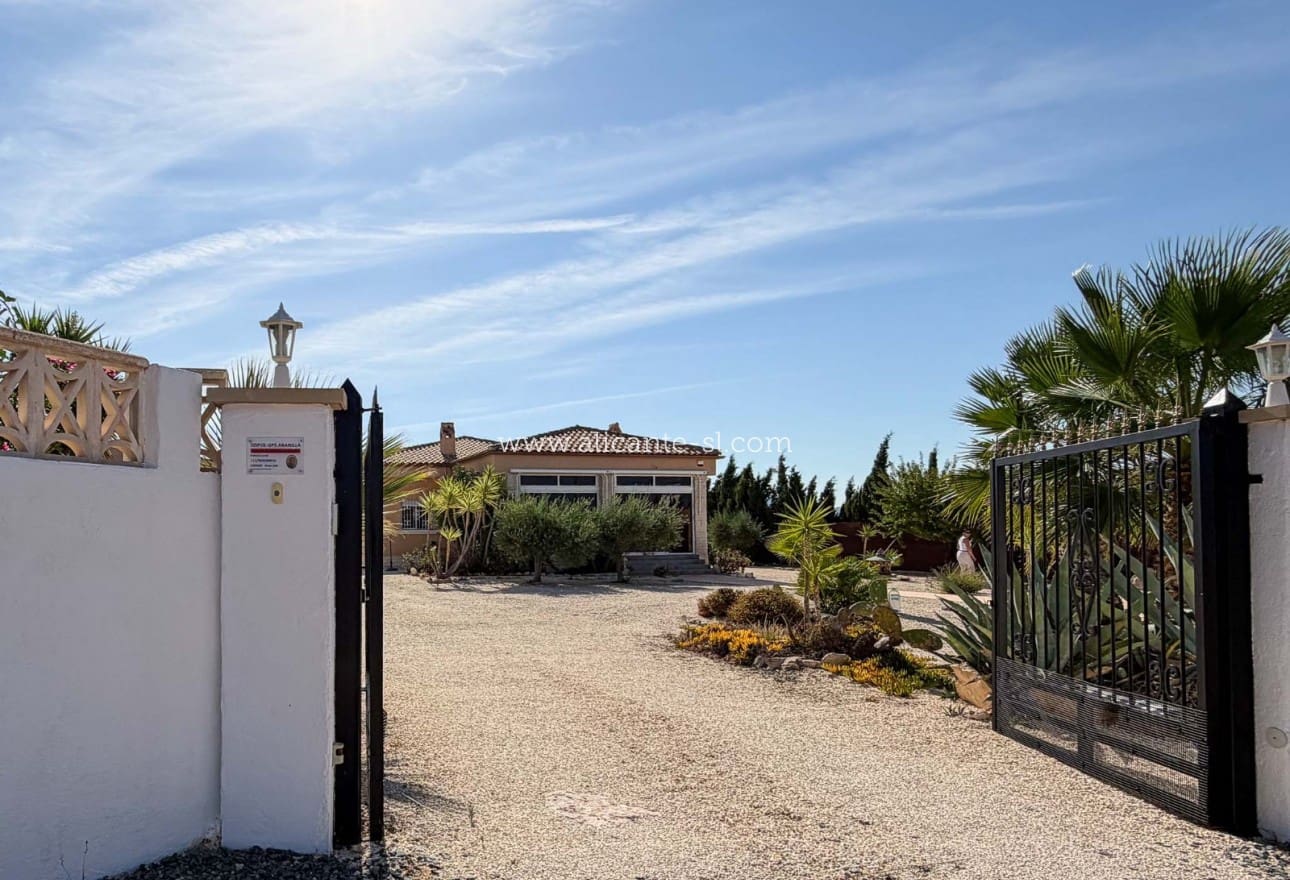 3 quarto Moradia para venda em Macisvenda com piscina garagem - 349 950 € (Ref: 10029687)