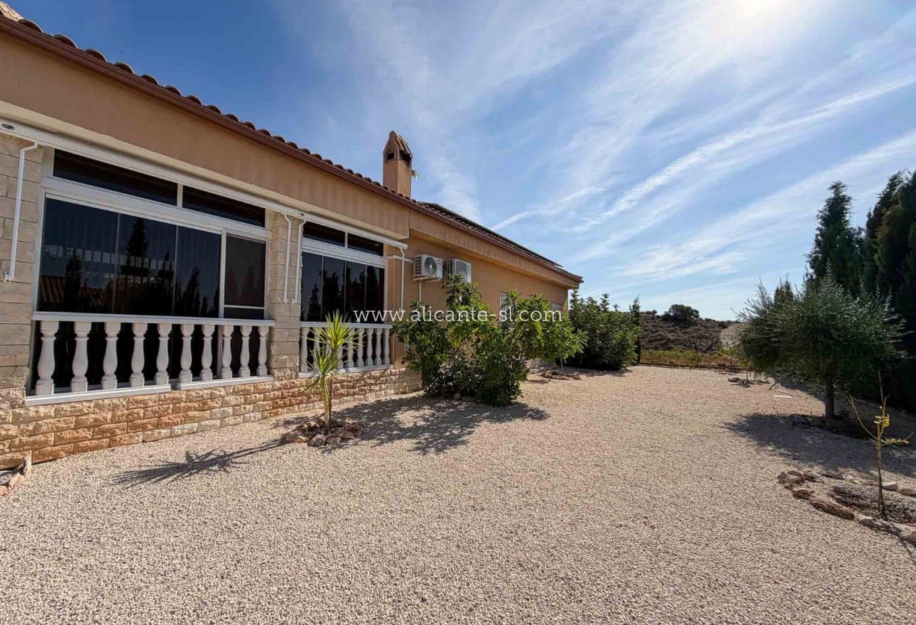 3 quarto Moradia para venda em Macisvenda com piscina garagem - 349 950 € (Ref: 10029687)