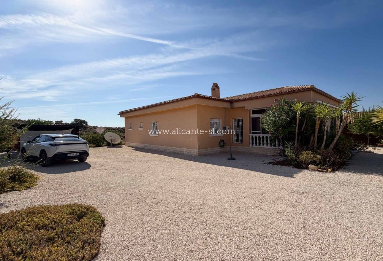 3 quarto Moradia para venda em Macisvenda com piscina garagem - 349 950 € (Ref: 10029687)