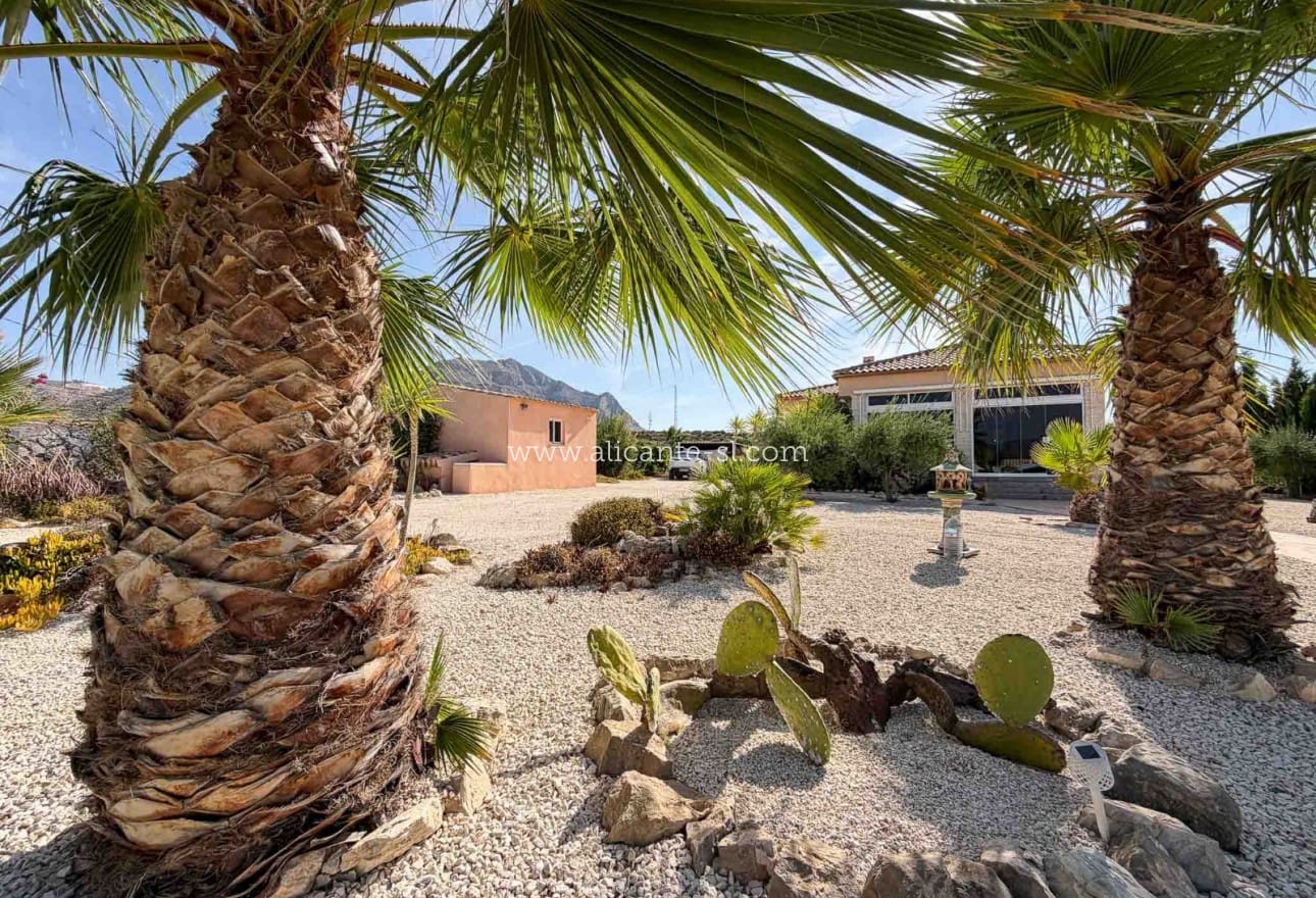 3 quarto Moradia para venda em Macisvenda com piscina garagem - 349 950 € (Ref: 10029687)