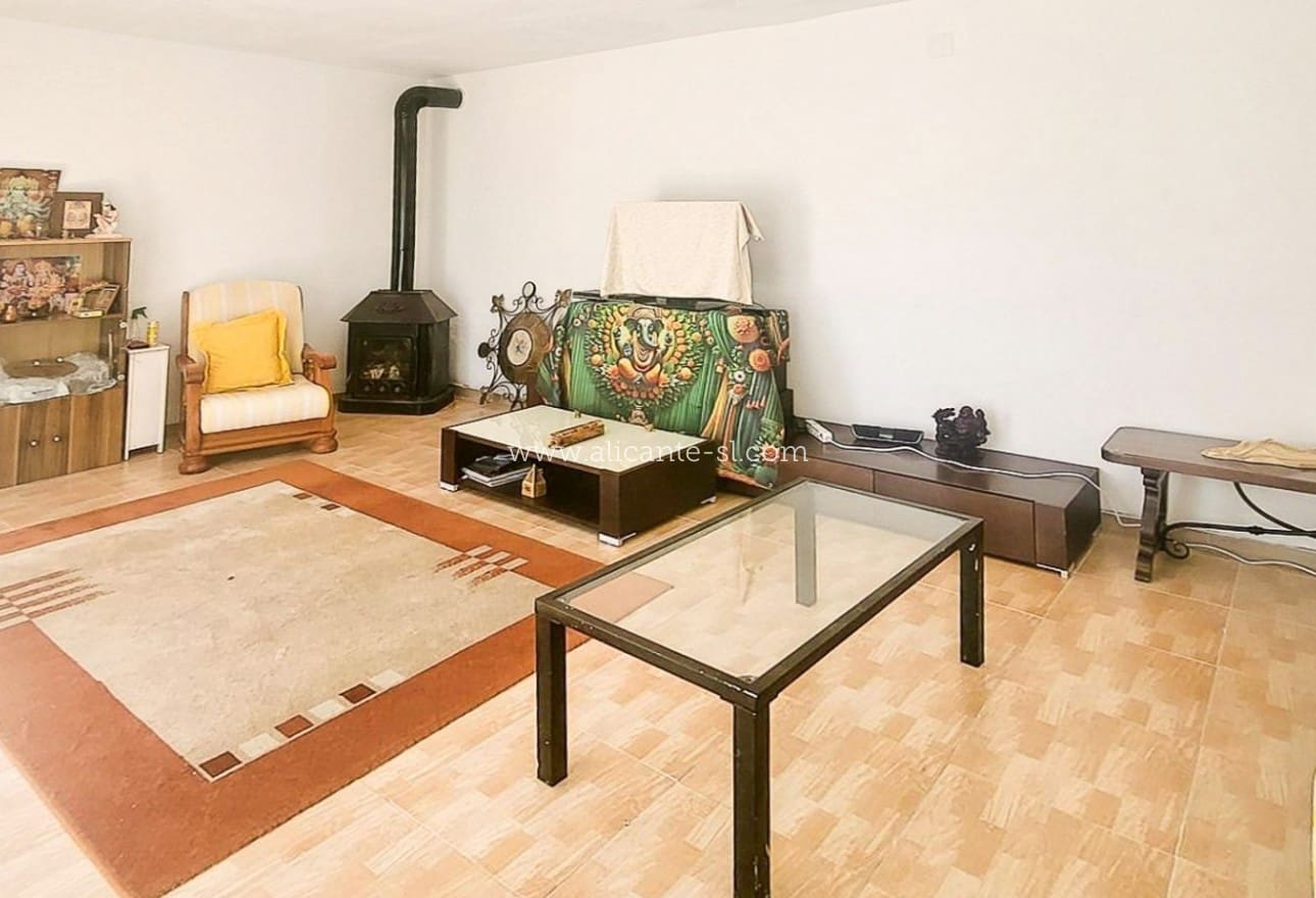 3 makuuhuone Huvila myytävänä paikassa La Romana mukana 
autotalli - 269 950 € (Ref: 10039241)