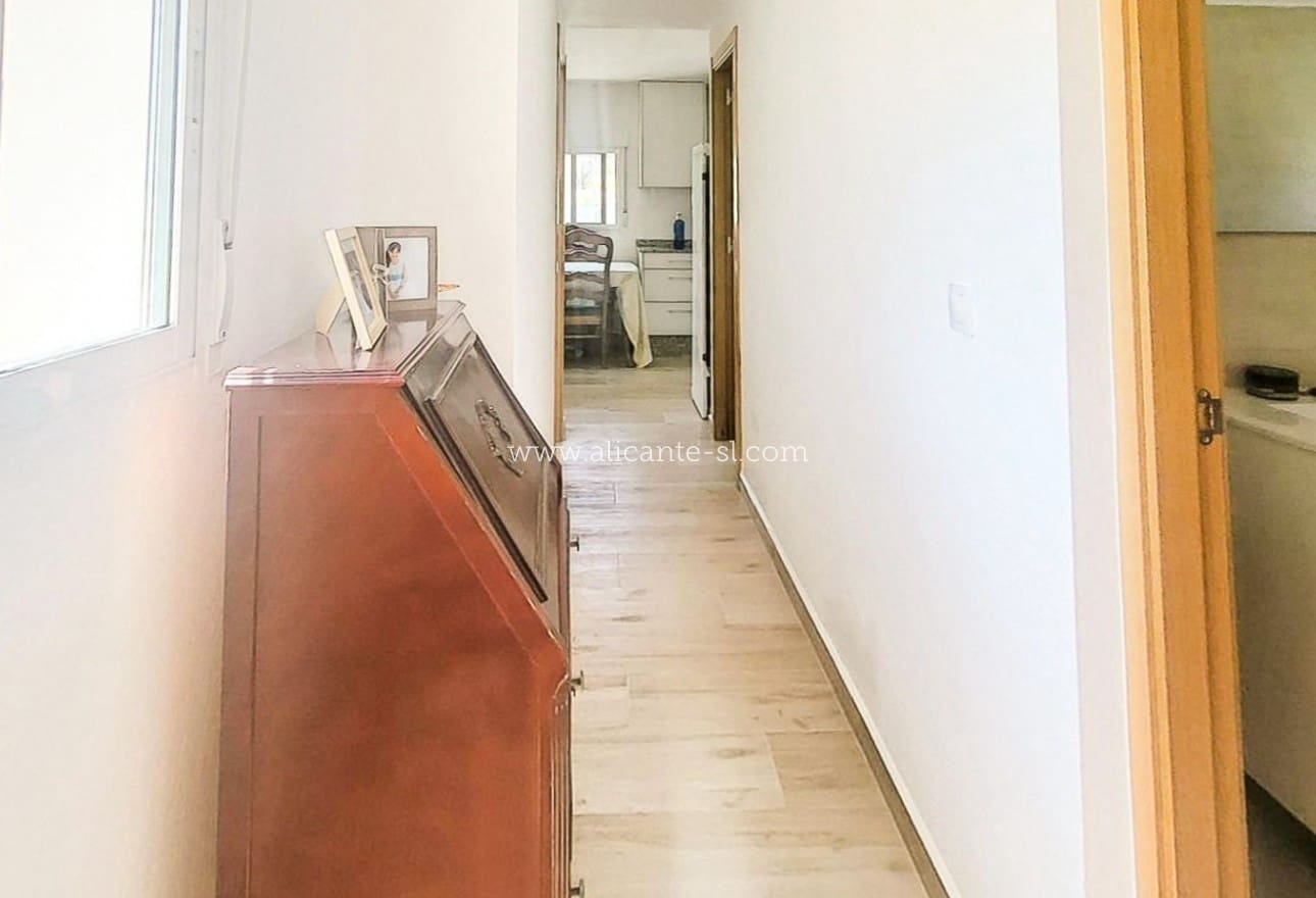 3 makuuhuone Huvila myytävänä paikassa La Romana mukana 
autotalli - 269 950 € (Ref: 10039241)