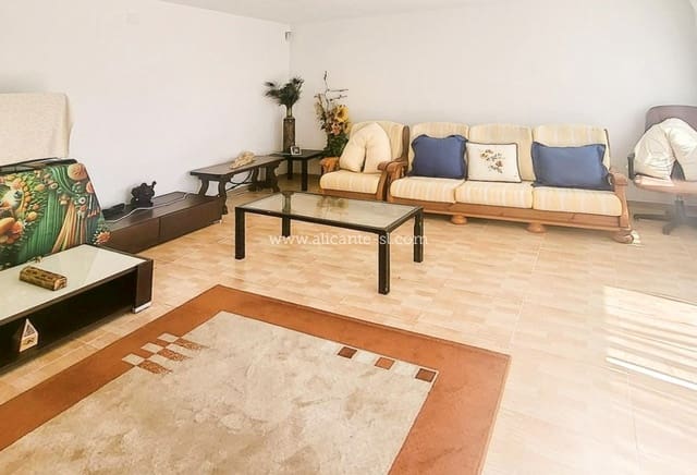 3 makuuhuone Huvila myytävänä paikassa La Romana mukana 
autotalli - 269 950 € (Ref: 10039241)
