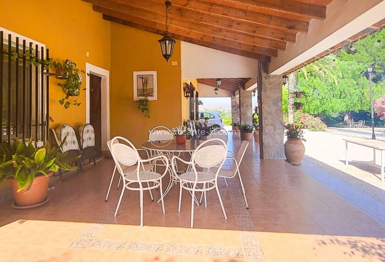 4 chambre Villa/Maison à vendre à Novelda avec piscine - 279 950 € (Ref: 10039243)