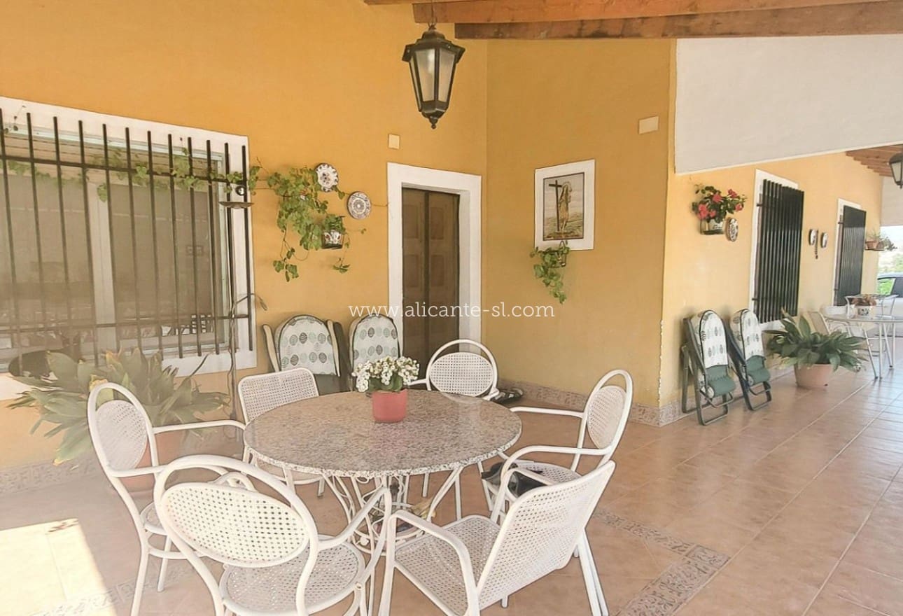 4 chambre Villa/Maison à vendre à Novelda avec piscine - 279 950 € (Ref: 10039243)
